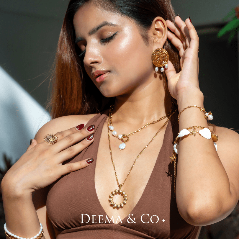 Mette Pearl Sailor Clasp Link Chain Necklace - Model